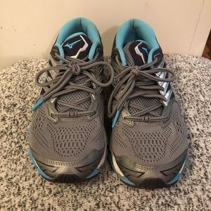 Mizuno Running Sneakers